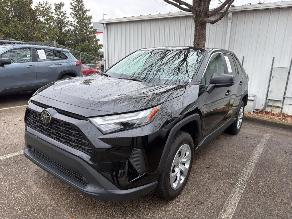 2024 Toyota RAV4 LE FWD