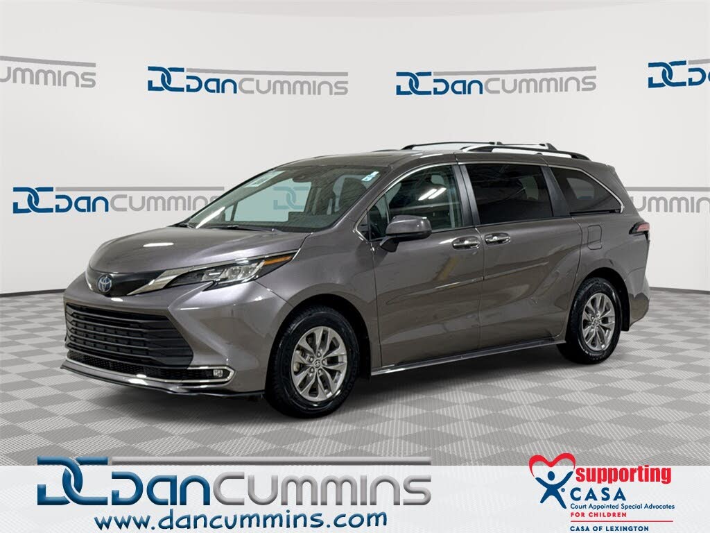 2022 Toyota Sienna XLE 7-Passenger FWD