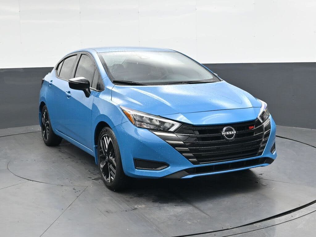 2025 Nissan Versa SR FWD