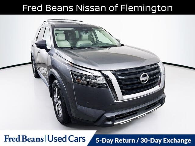 2023 Nissan Pathfinder SL 4WD