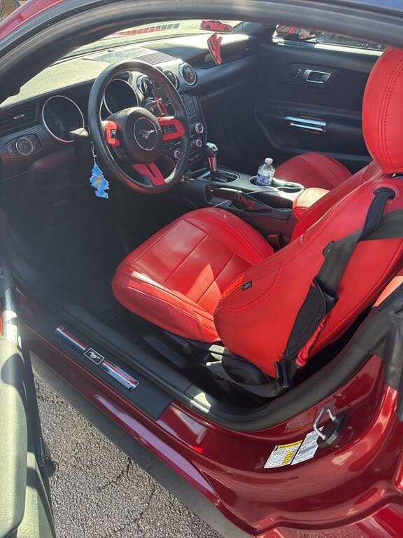 2019 Ford Mustang EcoBoost Coupe RWD