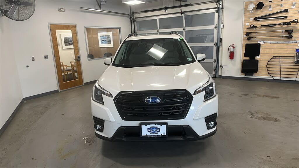 2024 Subaru Forester Limited Crossover AWD