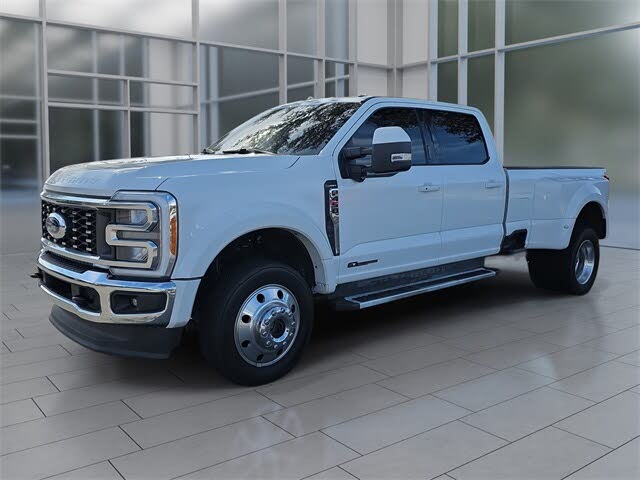 2023 Ford F-450 Super Duty Lariat Crew Cab LB DRW 4WD