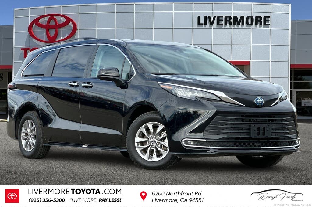 2024 Toyota Sienna XLE 7-Passenger FWD