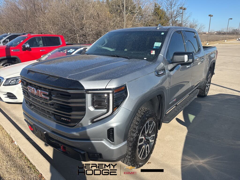 2025 GMC Sierra 1500 AT4 Crew Cab 4WD