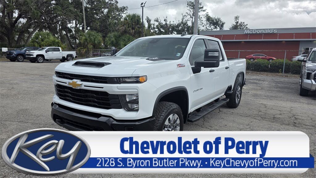 2026 Chevrolet Silverado 2500HD Custom Crew Cab 4WD