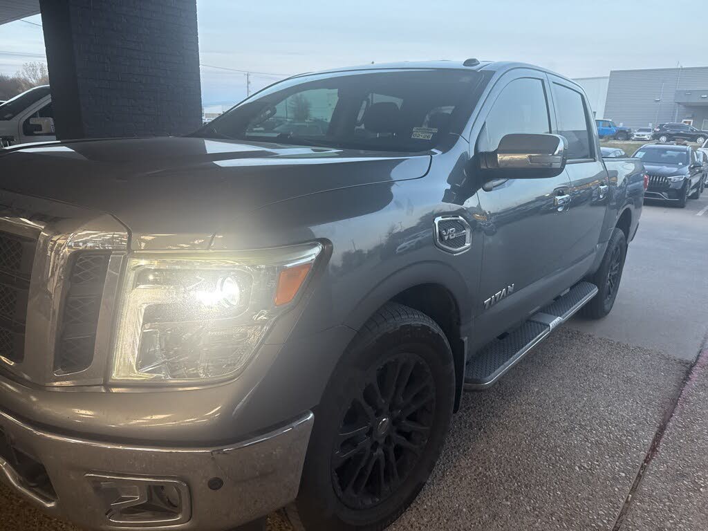 2017 Nissan Titan SL Crew Cab 4WD