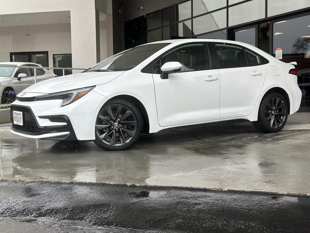 2025 Toyota Corolla SE FWD