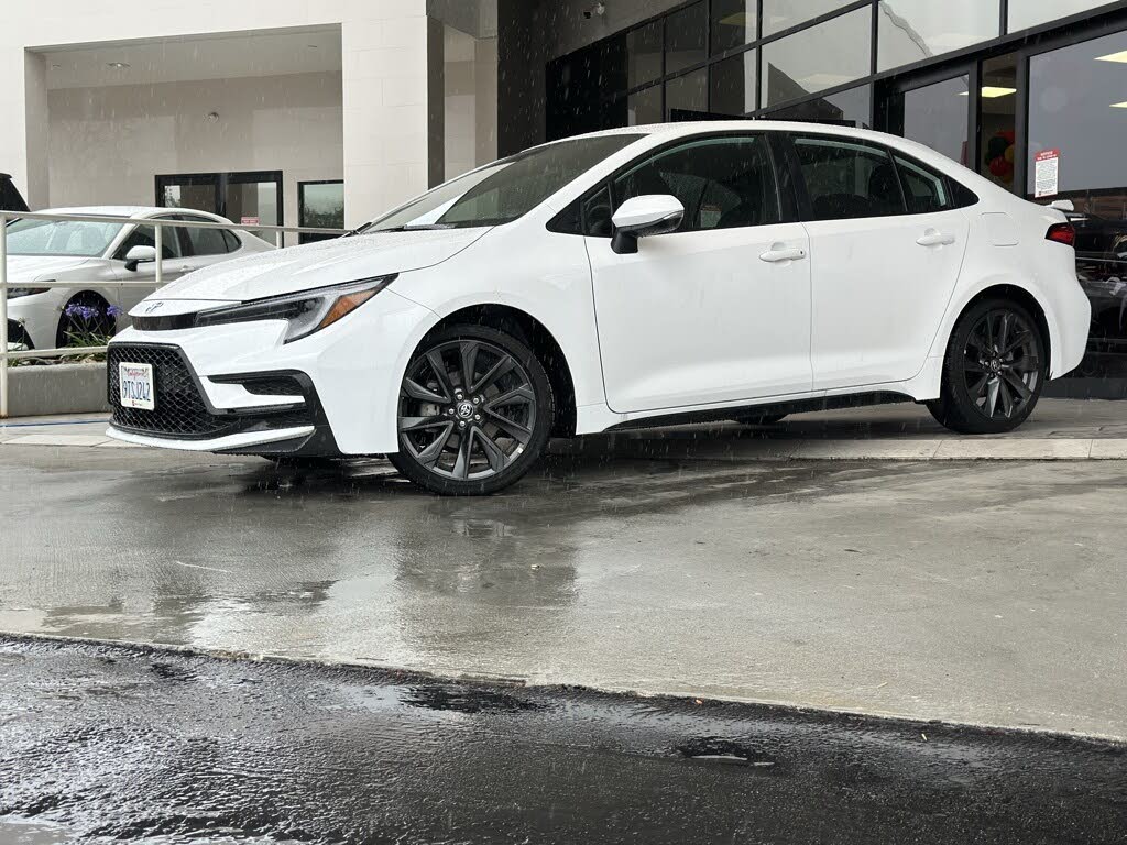 2025 Toyota Corolla SE FWD