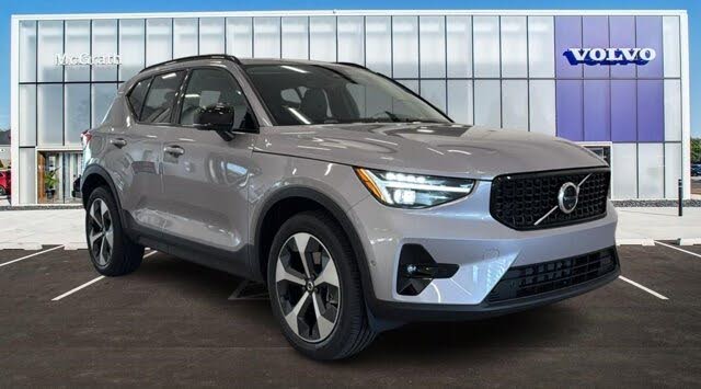 2026 Volvo XC40 B5 Plus AWD