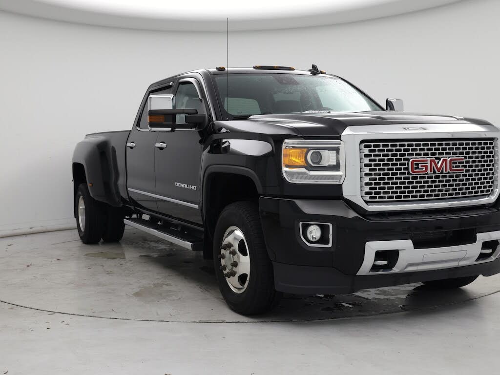 2015 GMC Sierra 3500HD Denali Crew Cab LB DRW 4WD