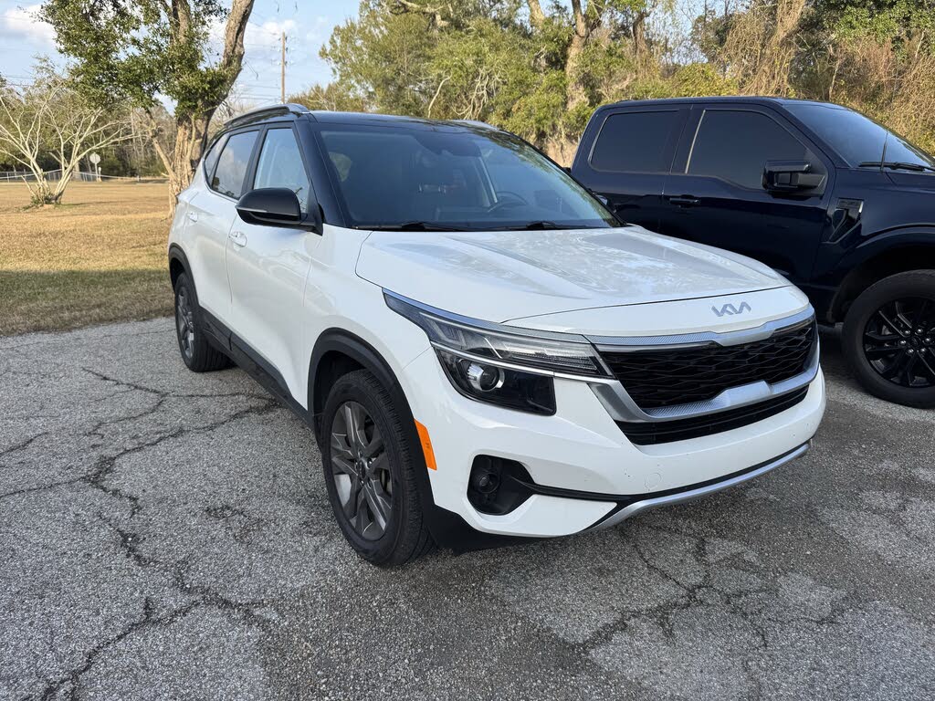 2022 Kia Seltos S FWD