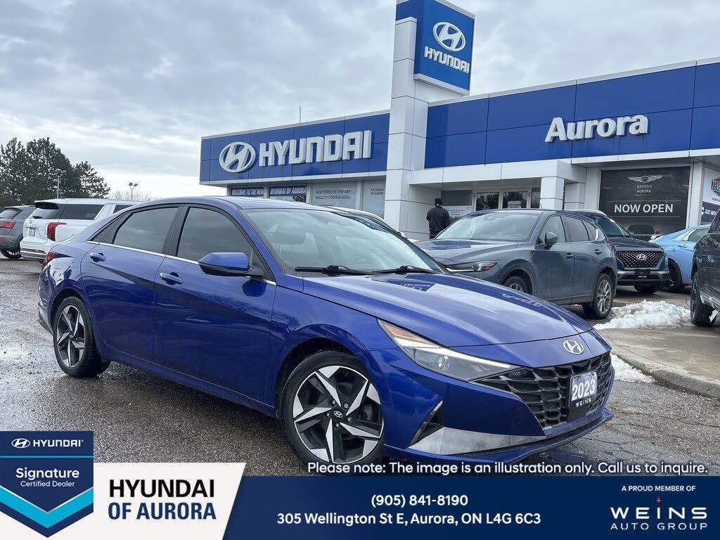 Hyundai Elantra Luxury FWD 2023