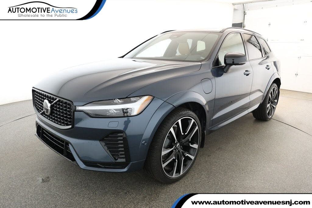 2025 Volvo XC60 Recharge T8 Ultra Dark Theme eAWD