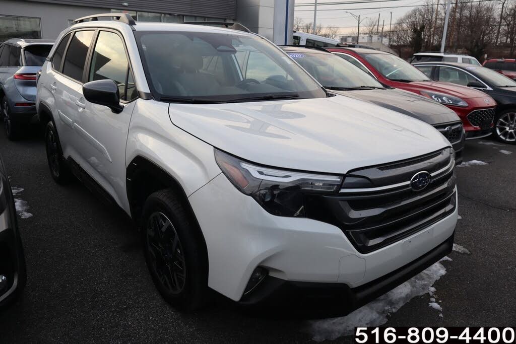 2025 Subaru Forester Premium Crossover AWD