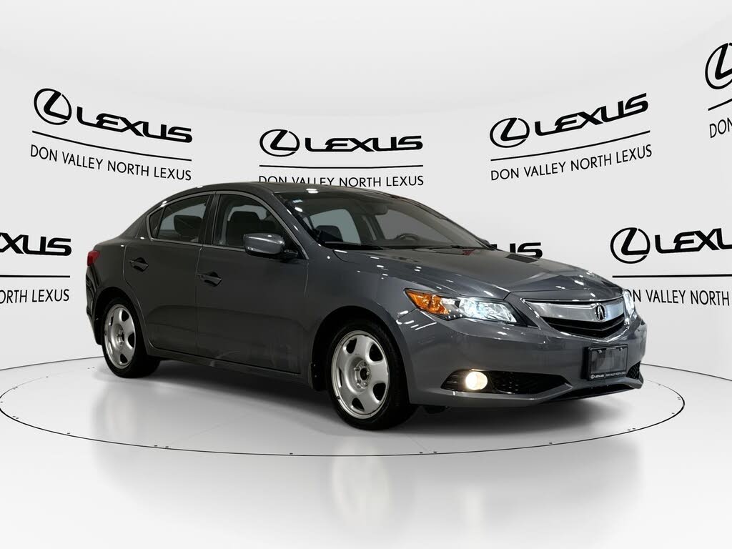 Acura ILX 2.0L FWD with Technology Package 2013