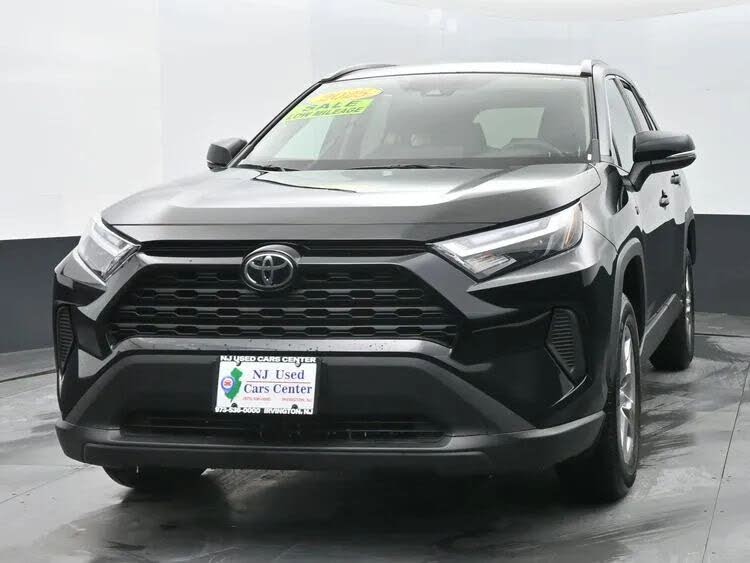 2025 Toyota RAV4 XLE FWD