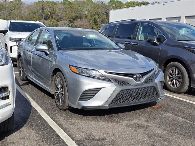 2020 Toyota Camry SE FWD