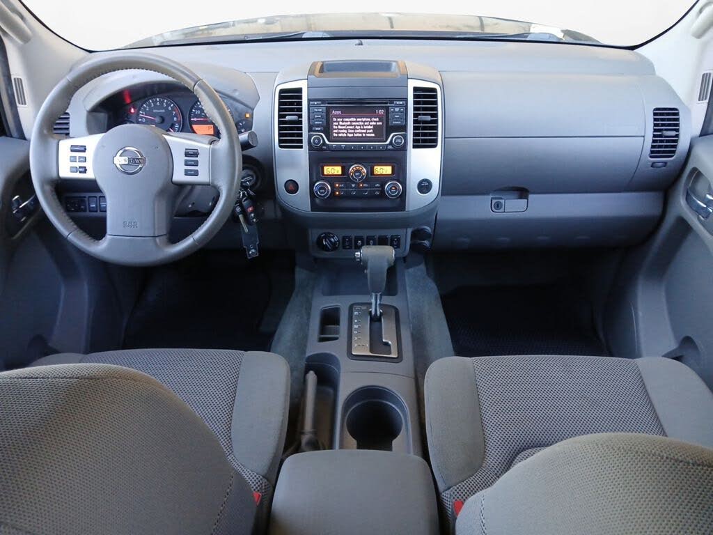 2016 Nissan Frontier SV Crew Cab 4WD