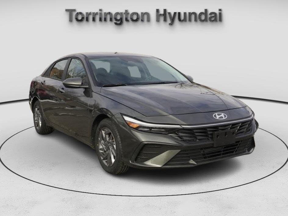 2024 Hyundai Elantra SEL FWD