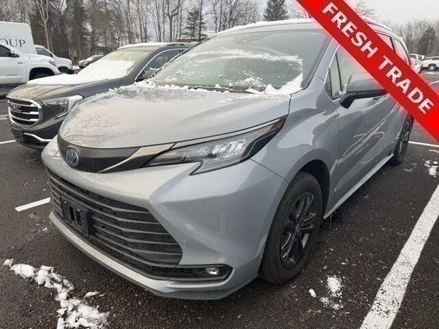 2024 Toyota Sienna Woodland Edition 7-Passenger AWD