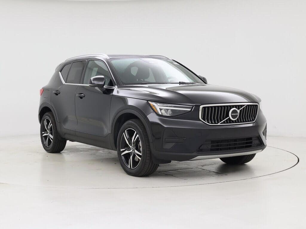 2025 Volvo XC40 B5 Core Bright Theme AWD