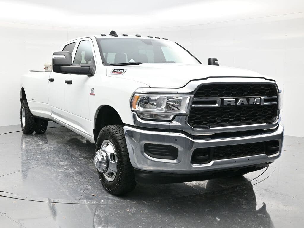 2024 RAM 3500 Tradesman Crew Cab LB DRW 4WD