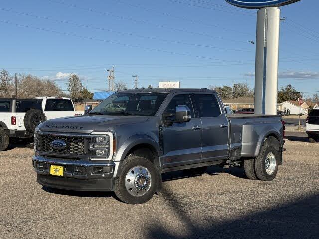 2023 Ford F-450 Super Duty Lariat Crew Cab LB DRW 4WD