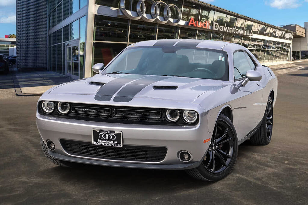 2017 Dodge Challenger SXT RWD
