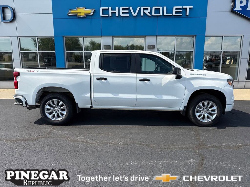 2024 Chevrolet Silverado 1500 Custom Crew Cab 4WD