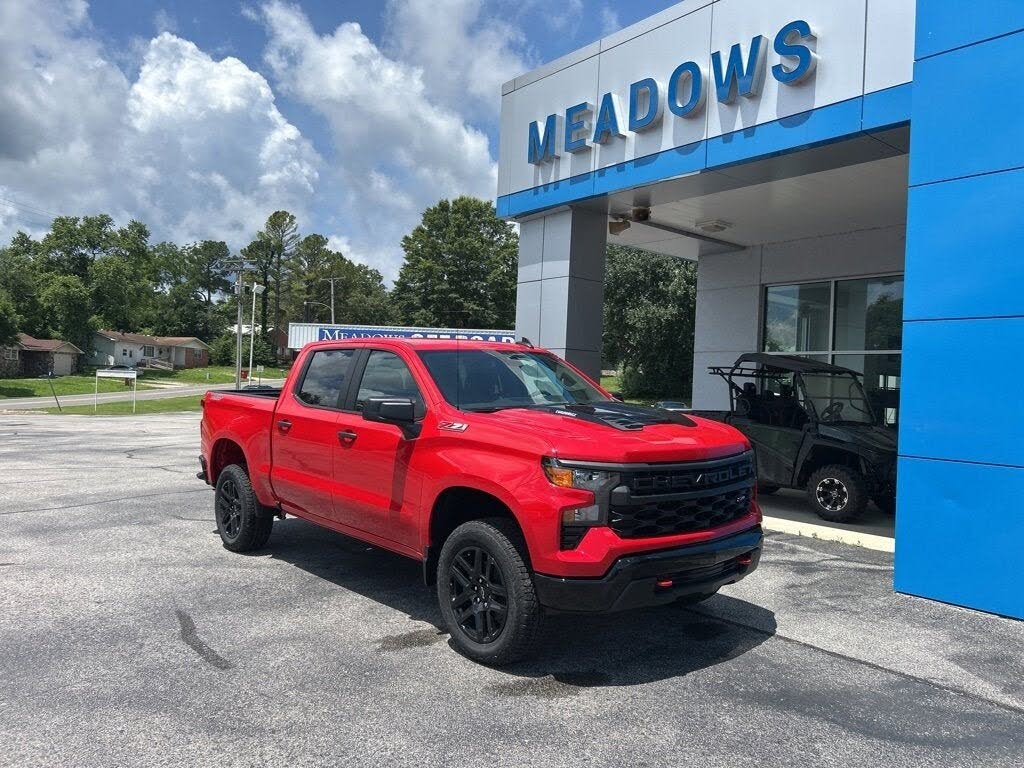2025 Chevrolet Silverado 1500 Custom Trail Boss Crew Cab 4WD