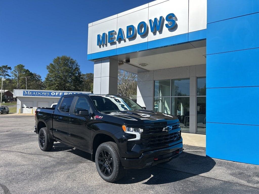 2026 Chevrolet Silverado 1500 LT Trail Boss Crew Cab 4WD