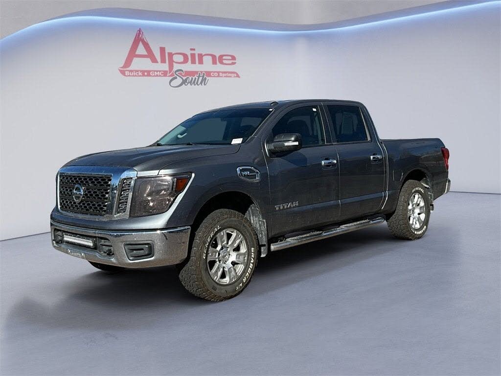 2017 Nissan Titan SV Crew Cab 4WD