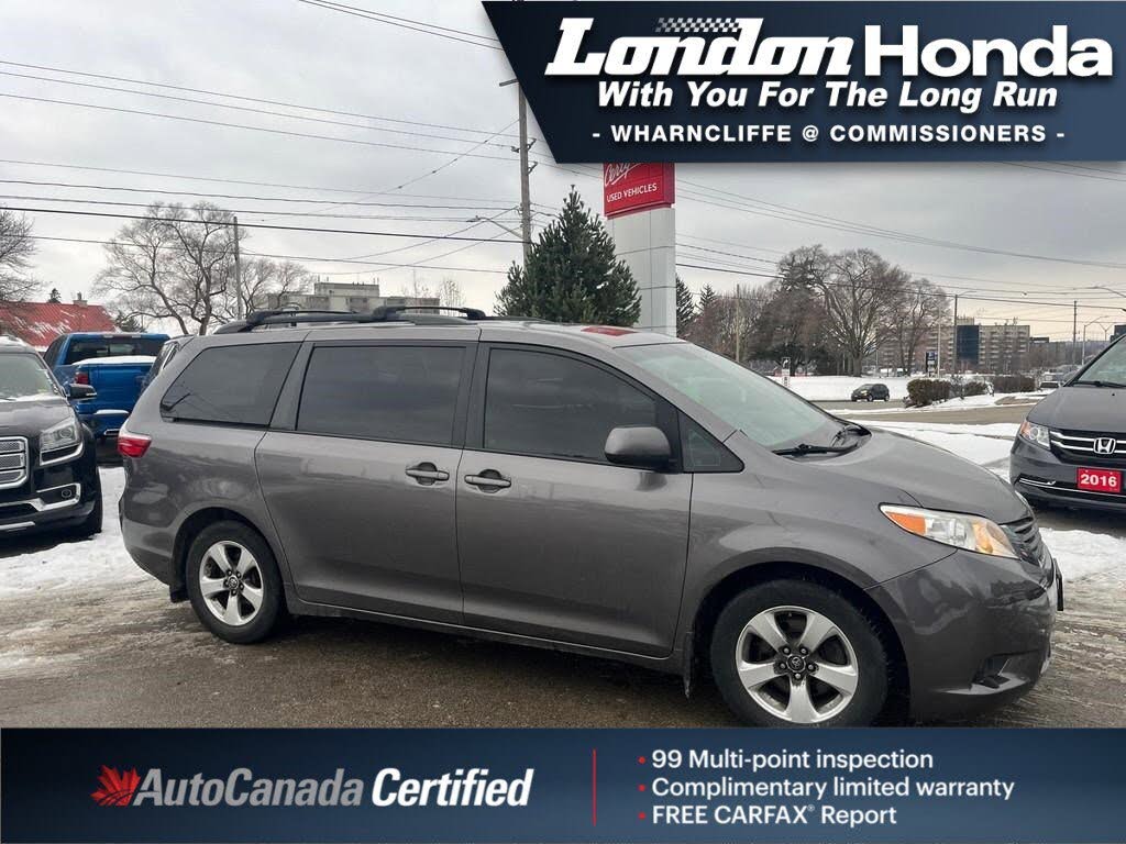 2017 Toyota Sienna LE 7-Passenger Auto Access Seat FWD