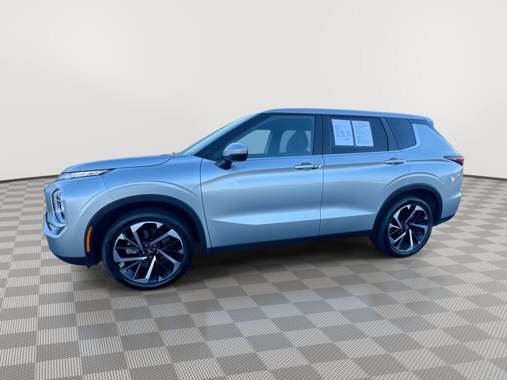 2024 Mitsubishi Outlander SE FWD