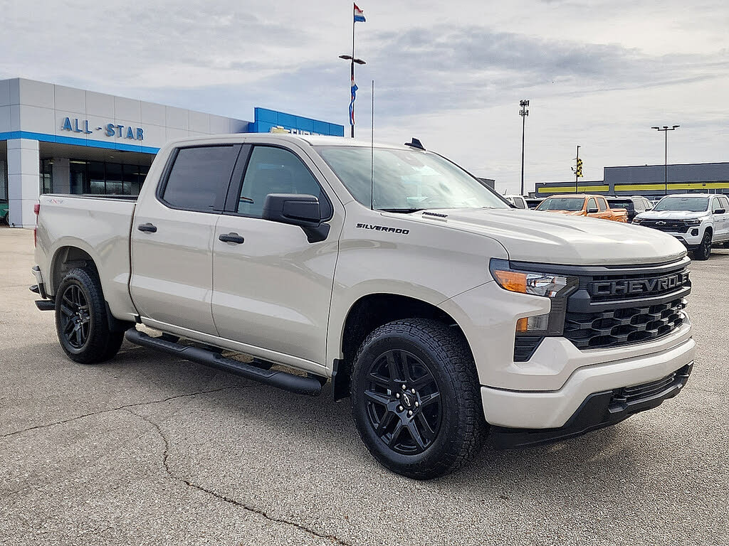 2026 Chevrolet Silverado 1500 Custom Crew Cab 4WD