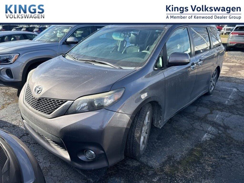 2013 Toyota Sienna SE 8-Passenger