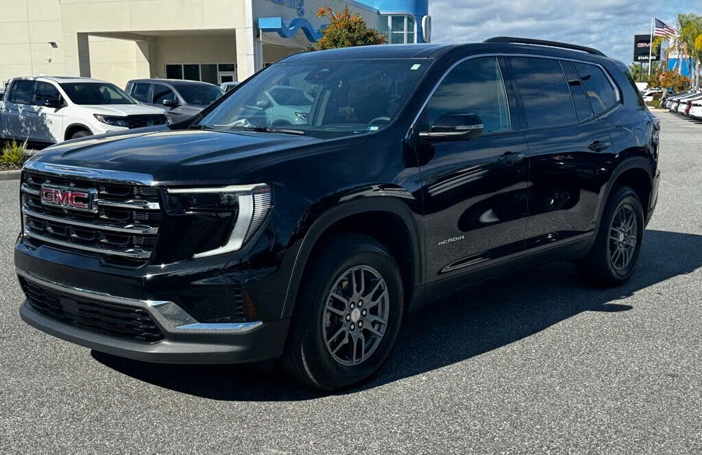 2025 GMC Acadia Elevation FWD