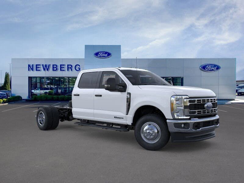 2026 Ford F-350 Super Duty Chassis XL Crew Cab DRW 4WD