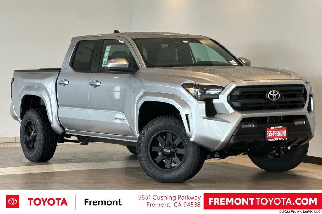2025 Toyota Tacoma SR5 Double Cab 4WD