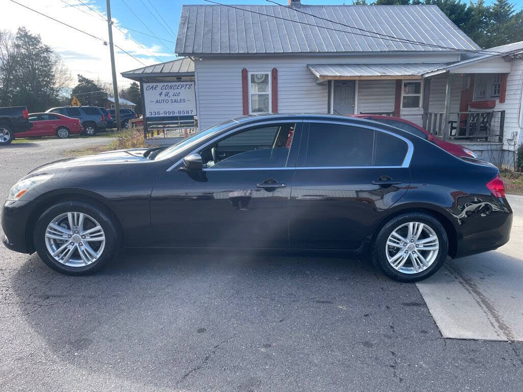 2013 INFINITI G37 Journey Sedan RWD