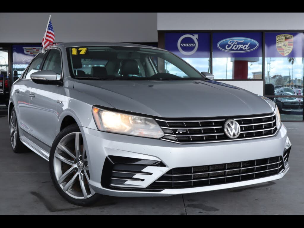 2017 Volkswagen Passat R-Line