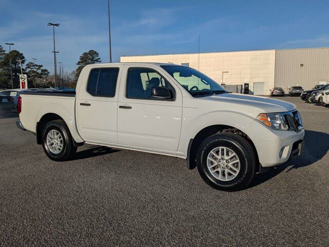 2017 Nissan Frontier SV V6 Crew Cab 4WD