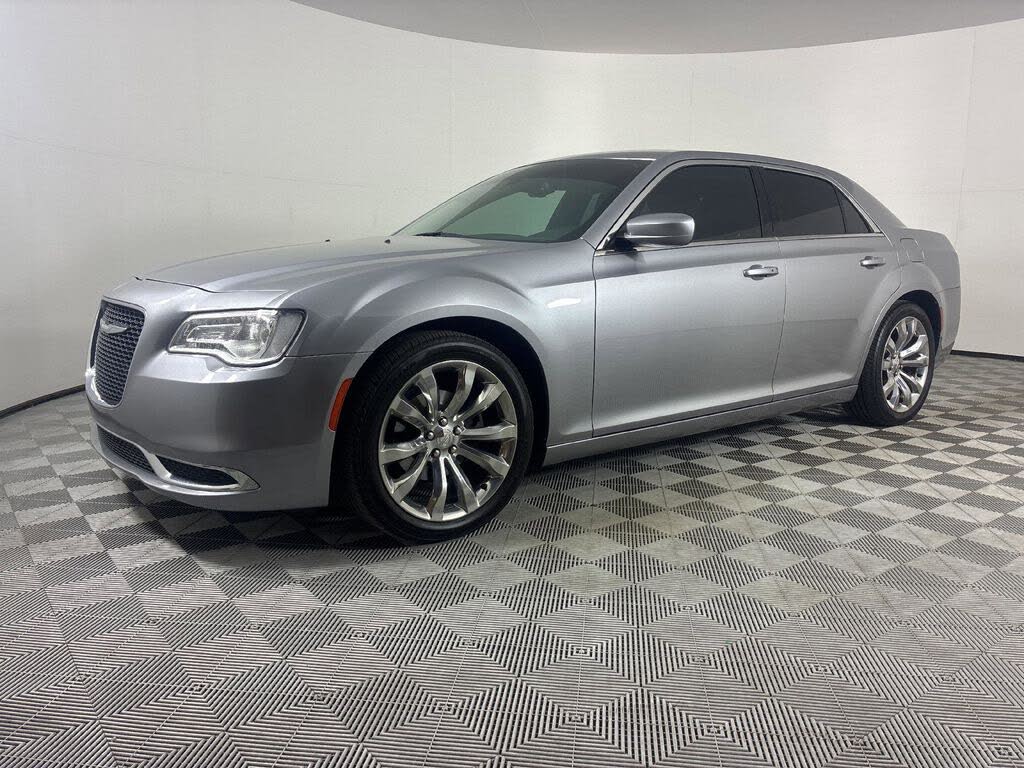 2016 Chrysler 300 Limited RWD