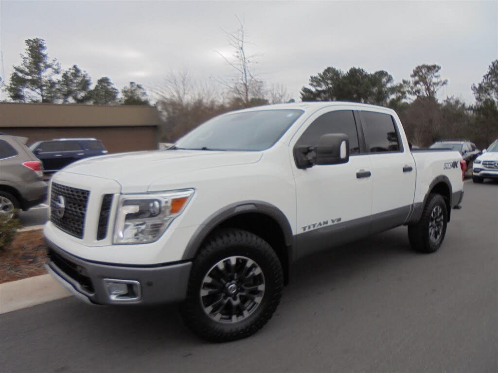2018 Nissan Titan PRO-4X Crew Cab 4WD