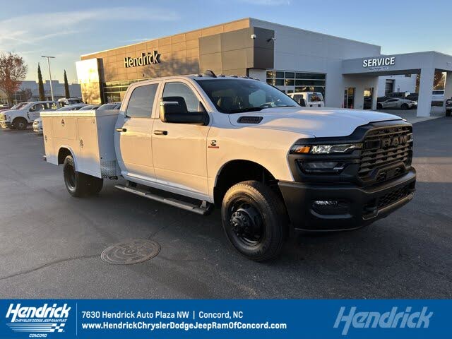 2026 RAM 3500 Chassis Tradesman Crew Cab LB DRW 4WD