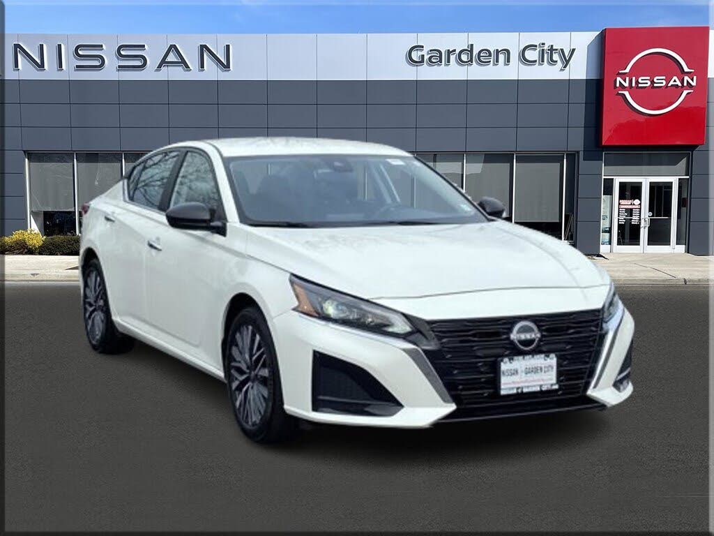 2025 Nissan Altima 2.5 SV FWD