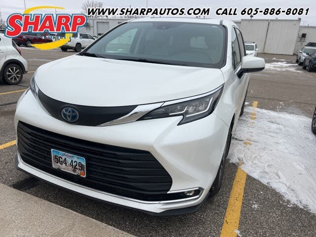 2021 Toyota Sienna XLE 7-Passenger AWD