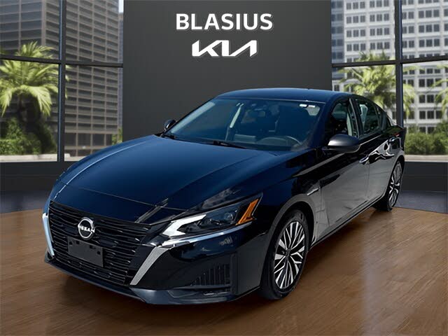 2024 Nissan Altima 2.5 SV FWD