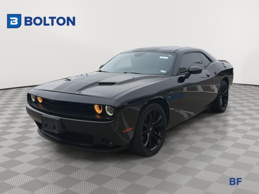 2017 Dodge Challenger SXT RWD